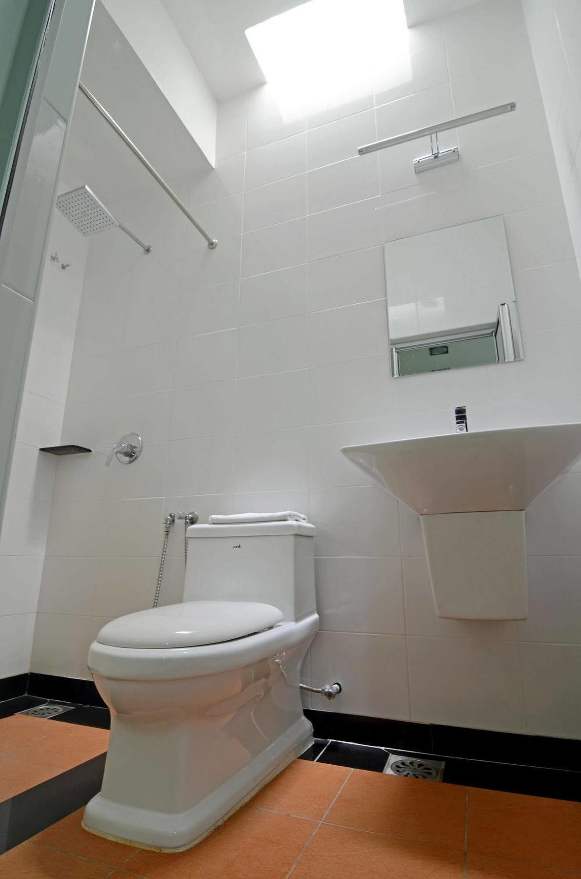 Hotel Avenue Куантан Екстериор снимка