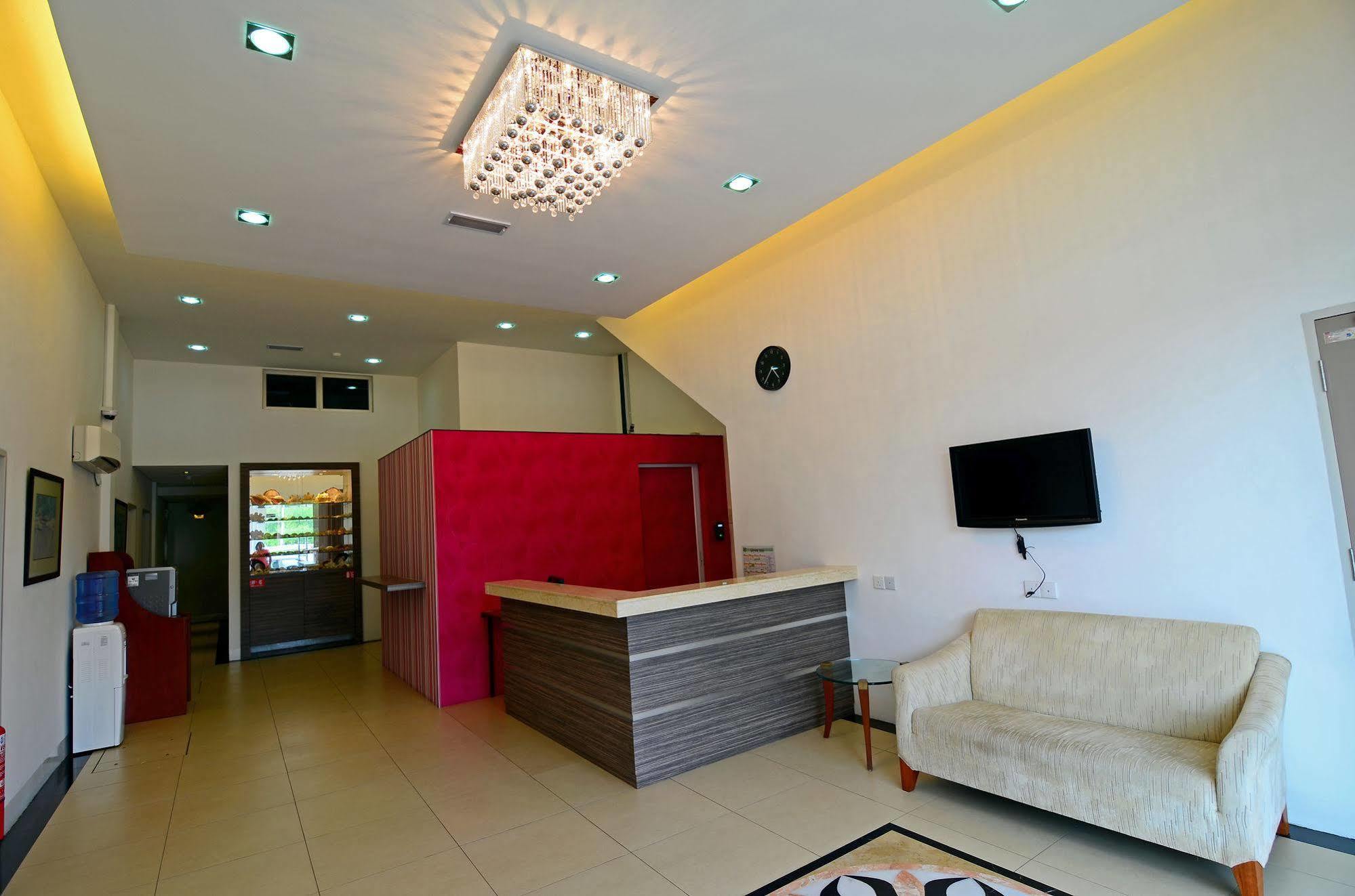 Hotel Avenue Куантан Екстериор снимка