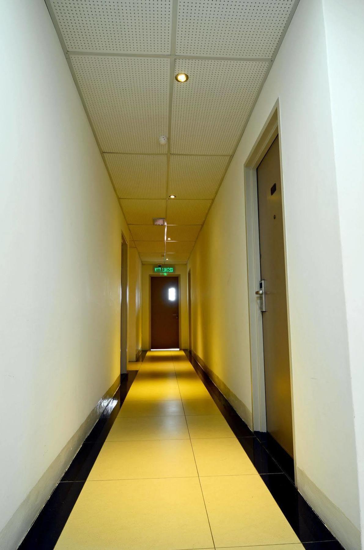 Hotel Avenue Куантан Екстериор снимка