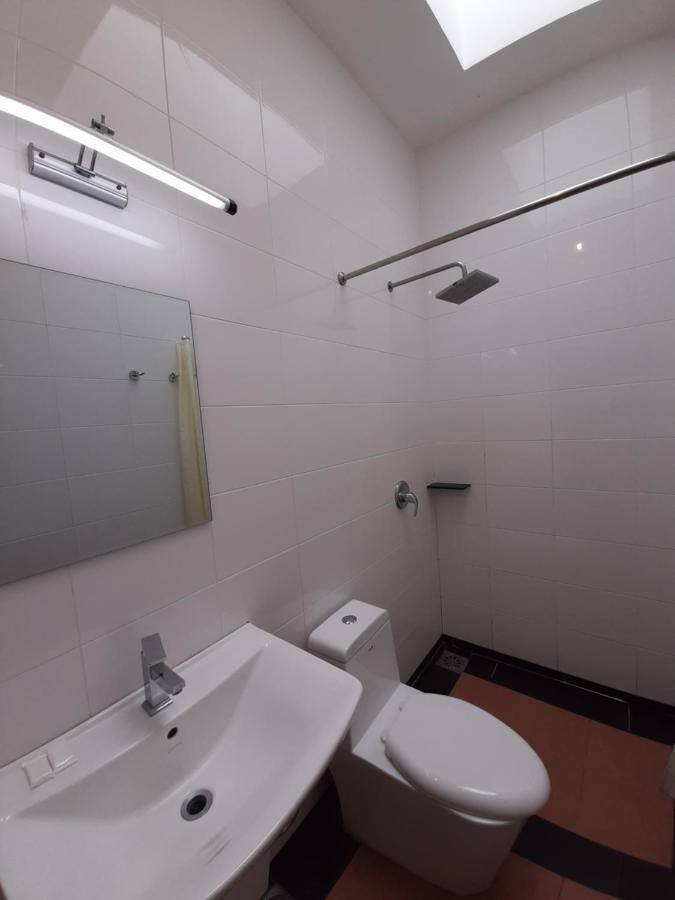 Hotel Avenue Куантан Екстериор снимка