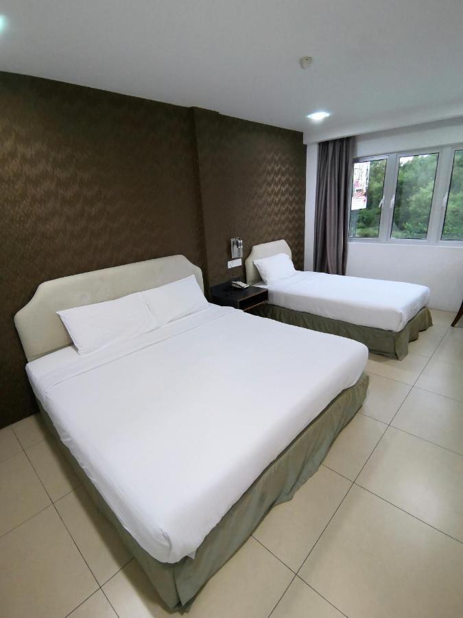 Hotel Avenue Куантан Екстериор снимка